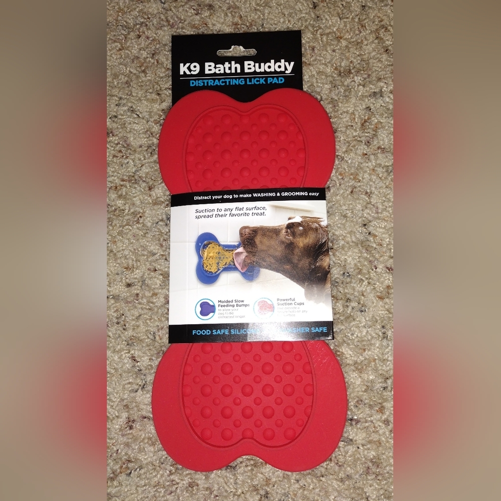NWT K9 Bath Buddy Distracting Lick Pad 10" x 5" RED
